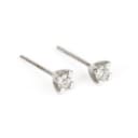 Nuran: A pair of 'Copenhagen' diamond solitaire ear studs of 14k white gold, 0.30 ct. (2)
