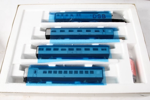 Roco model train scale H0 DSB express train and DSB ICE (2) | Lauritz.com