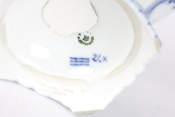 Royal Copenhagen: Musselmalet halvblonde opsats