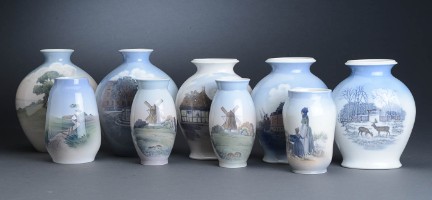 stykke Vej kommentator Bing & Grøndahl, Royal Copenhagen. Samling vaser samt skåle af porcelæn  (12) - Lauritz.com