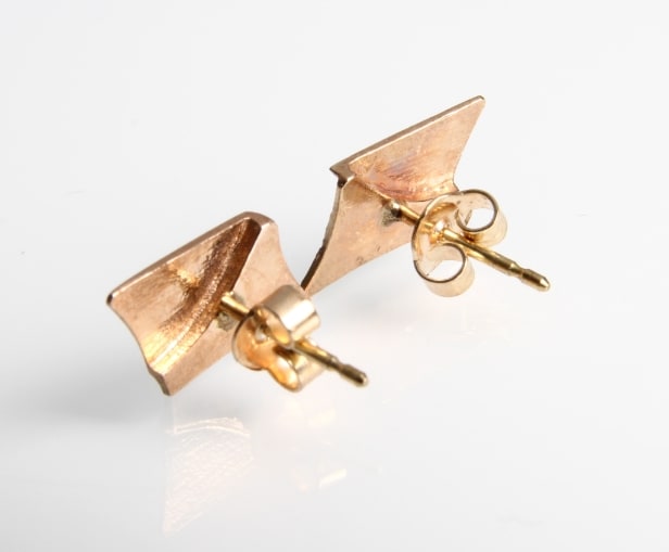 5 pairs of Siersbøl earrings made of 8 kt. gold. (5)