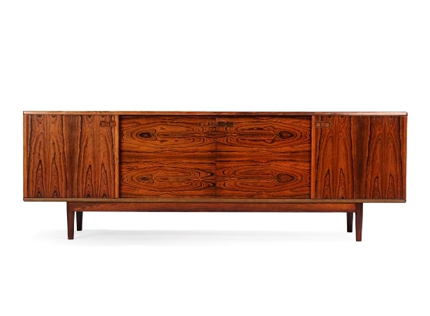 Christian Linneberg. Make a sideboard from rosewood