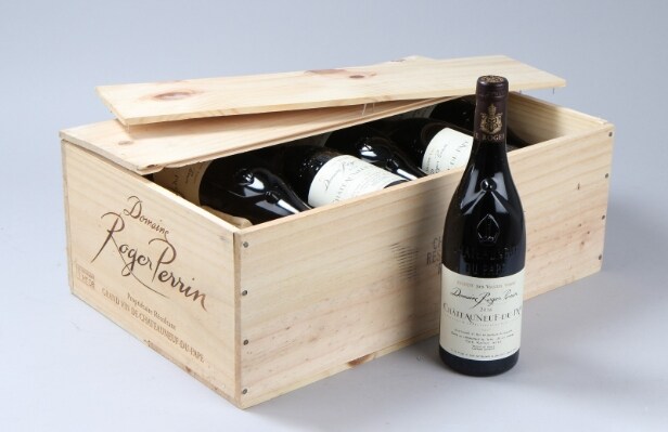 12 fl. Domaine Roger Perrin, Chateauneuf-du-Pape, Vieilles Vignes, 2018. (OWC). (12)