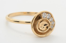 Ring med cubic zirkonia, 8 kt. guld, str. 58