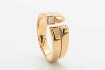 Kranz & Ziegler Couture ring med 2 brillanter, ca. 0.10 ct.  14 kt. guld, str. 54.
