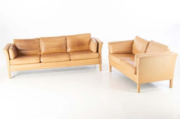 Mogens Hansen. Tre- og to personers sofaer (2)
