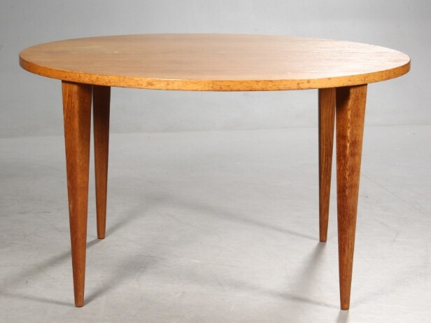Nanna Ditzel for Kold Savværk. Rundt spisebord, model 146, 1960'erne