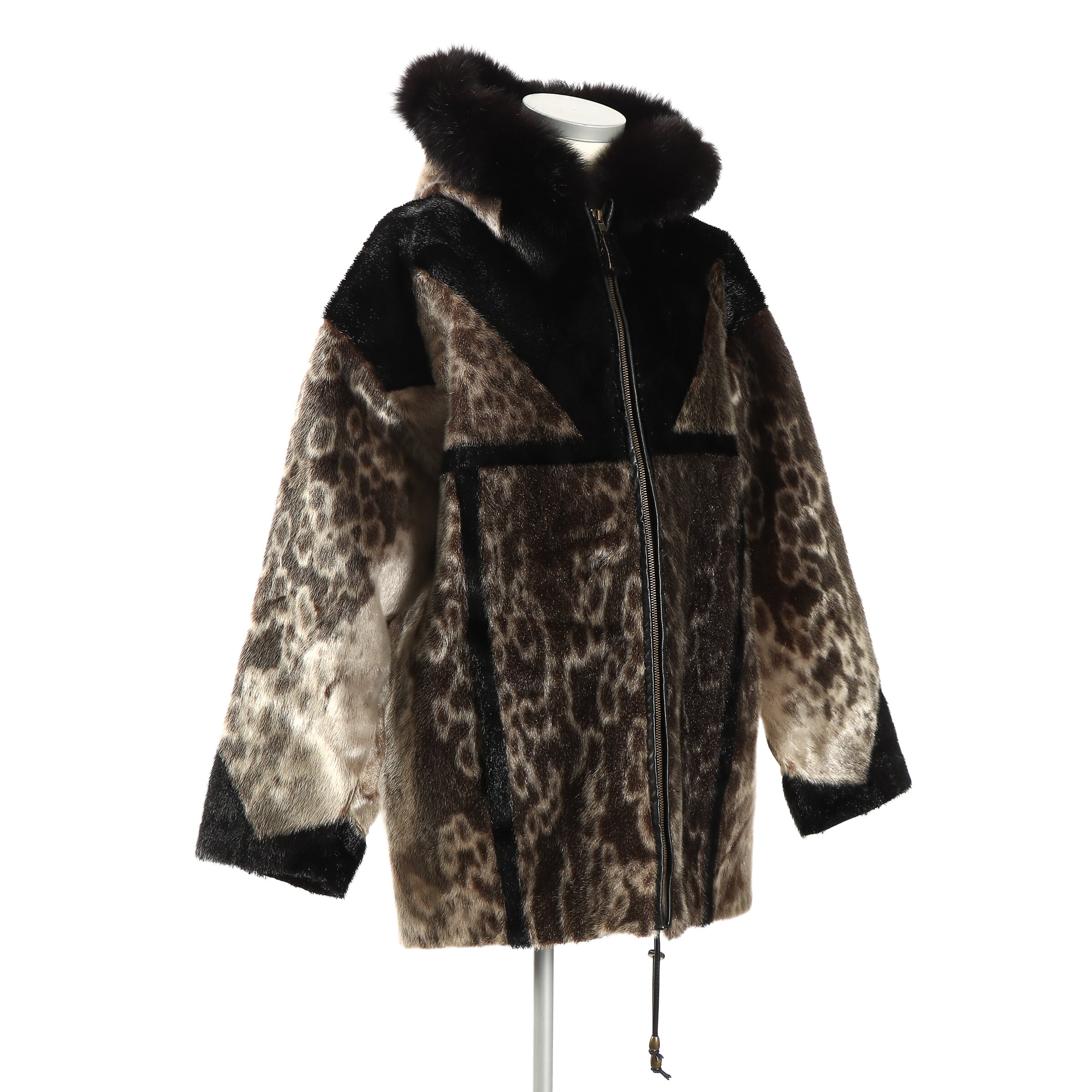 Levinsky / Genuine Greenland Sealskin. Sælskindspels m/ hætte. Str. 42 ...