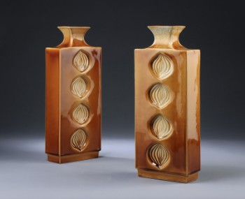 Ditmar Urbach. Et par vaser af stentøj fra 60/70erne (2)