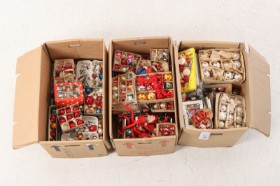 Collection of Christmas decorations from the second half of the 20th century, approx. 200 pcs.