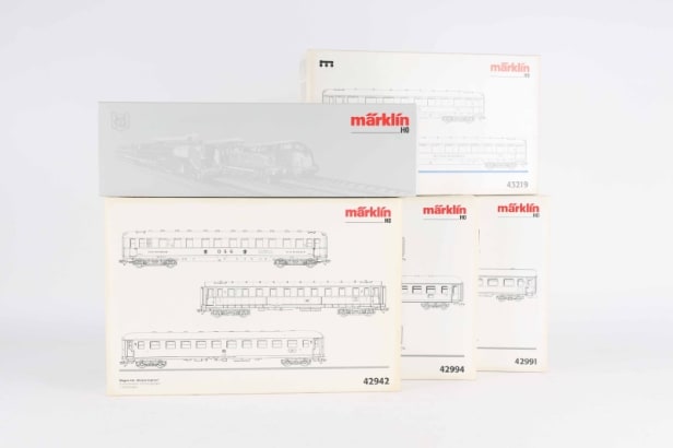 Märklin 39243 H0: Express steam locomotive, 1 Class 241 A 002 with 11 cars (5)