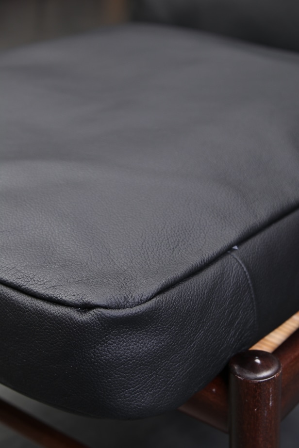 Cushion set for Ole Wansher chair model, PJ 149 (2)
