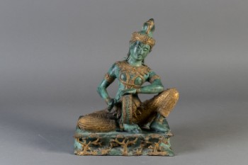 Thailandsk bronzefigur i form af tempelmusikant