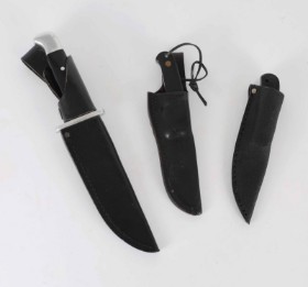 Three hunting knives (3)