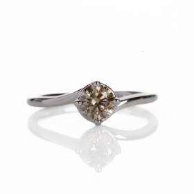 Brillant solitairering af 14 kt hvidguld, ca 0.60 ct., Str. 53