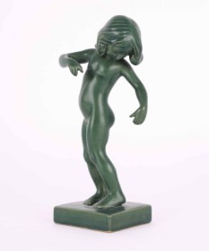 Kai Nielsen (1882-1924) for P. Ipsen's widow: 'Venus Kalipygos', figure of green-glazed terracotta no. 888.