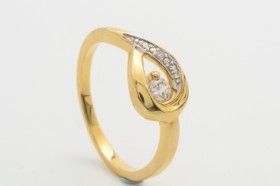 Ring med cubic zirkonia og diamanter af 14 kt. guld, str. 56