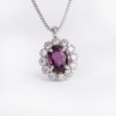 Rosette pendant in 18 kt. white gold with ruby ??and diamonds, with chain in 18 kt. white gold (2)