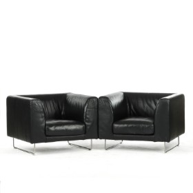 Jasper Morrison for Cappellini. A pair of armchairs, upholstered in black leather, model 'Elan' (2)