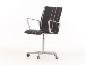 Arne Jacobsen. Oxford kontorstol, Paul Smith stof