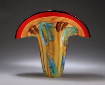 Italiensk glasdesigner. Polykrom murano vase fra 70erne
