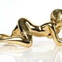 Robbi Jones: Erotisk skulptur model Madonna, poleret messing.