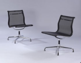 Charles Eames. Et par stole, model EA-105 (2)