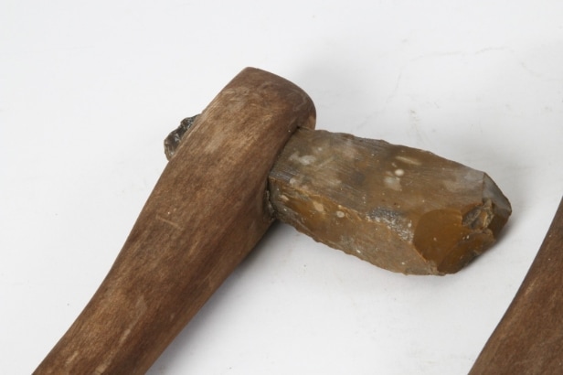 Danmarks oldtid. Samling stenøkser af flint. (18)