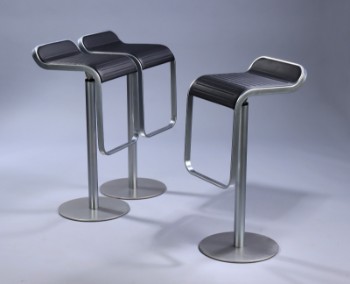 Shin & Tomoko Azumi. Et sæt på tre barstole, model LEM, returdrej (3)
