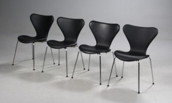 Arne Jacobsen. 7erne. Fire spisestol, model 3107, nybetrukket (4)