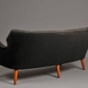 Kurt Olsen. Lænestol samt trepers. sofa, 1950'erne (2)