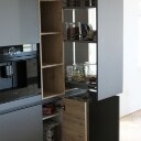 Nolte Küchen. Komplet køkken med køkkenø, bordplade i skifer m/ underlimet vask, samt fuld Bosch hvidevarepakke.