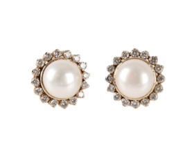 A pair of pearl and diamond ear studs of 14k gold. Diam. 15 mm. (2)