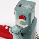 Ha Ha Toy. Robot Piston Action. Batteridrevet Robot samt Lantern Robot og 4 stk. Japanske Robot Låg / topemballage og 3 Danske Filmprogrammer (9)