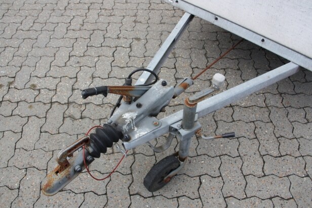 Brenderup lukket trailer med rampe. 750 kg.