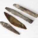 Danmarks oldtid. 4 diverse redskaber af flintesten (4)