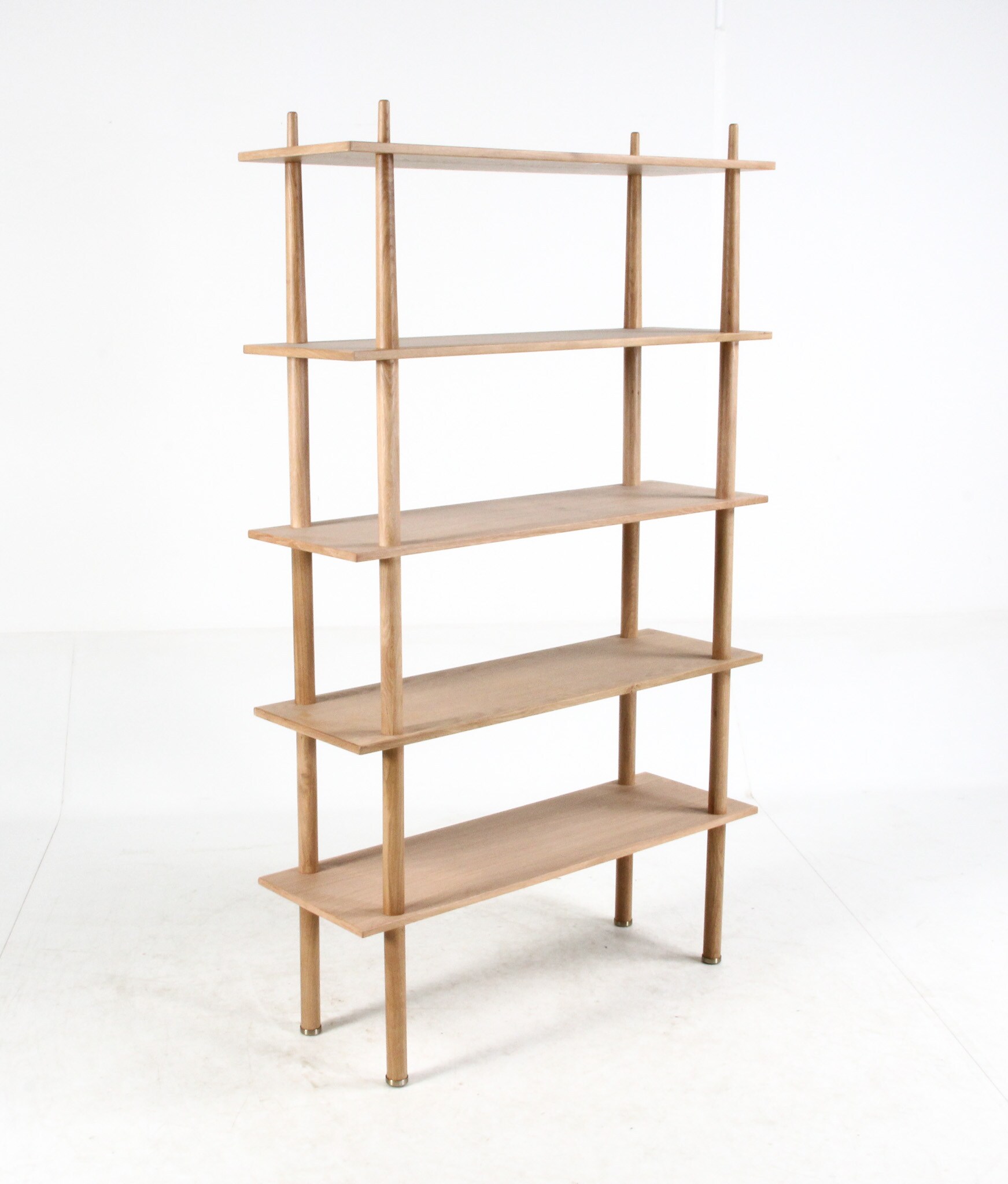 Søren Ravn Christensen. Freestanding bookcase, model Stories | Lauritz.com