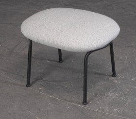 Nichetto Studio for Wendelbo. Aloe stool med polstring.