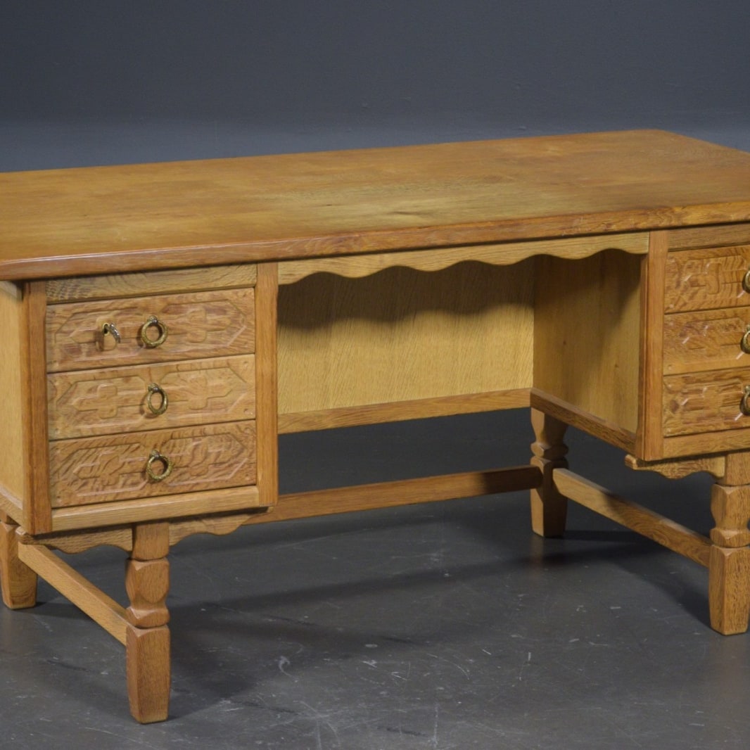 dansk-design-henning-kj-rnulf-skrivebord-af-syret-eg-lauritz