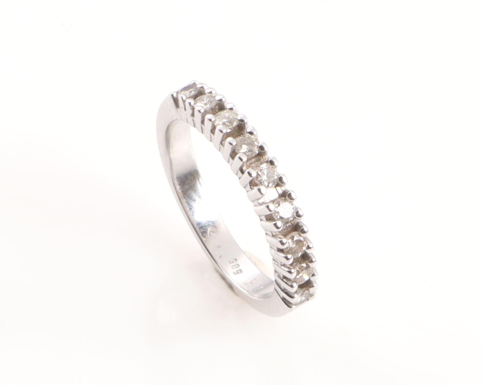 Alliance ring of 14 kt. white gold, total approx. 0.36 ct.