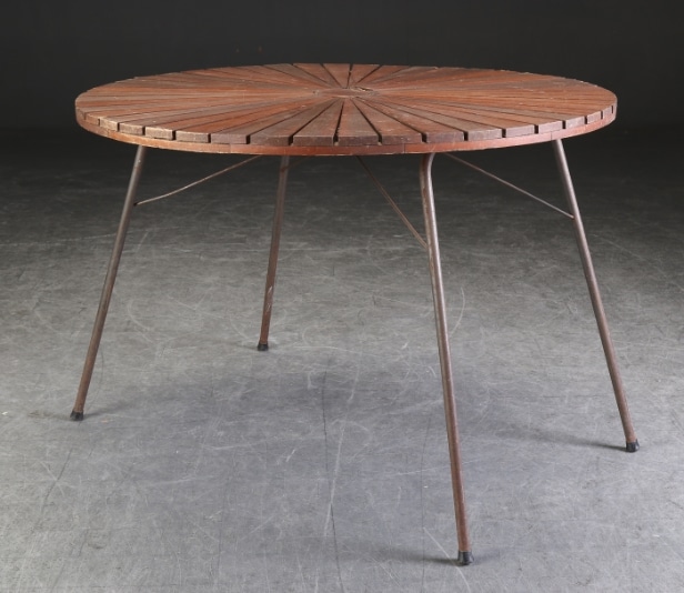'Marguerit' havebord samt fire stole, teaktræ, 1960'erne (5) Denne vare er sat til omsalg under nyt varenummer 5344145