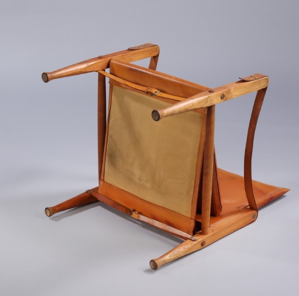 Kaare Klint. Safari chair with seat cushion in cognac leather.