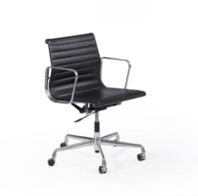 Charles Eames. Kontorstol i sort læder, model EA-117 'full leather'