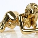 Robbi Jones: Erotisk skulptur model Madonna, poleret messing.