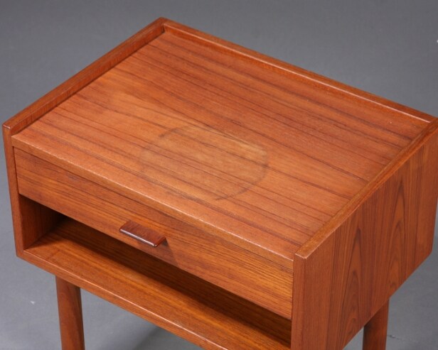 Hans J. Wegner. Sengebord af teak