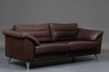 Fritstående sofa med brunt bøffellæder 3.pers.