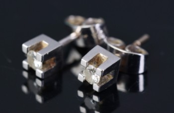 Et par diamantørestikker i 14 kt. hvidguld (2)