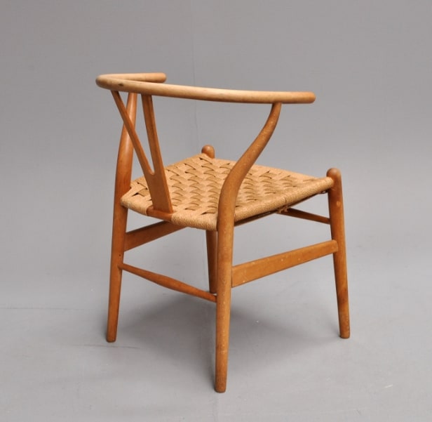 Hans J. Wegner. Y-stol, egetræ, model CH-24