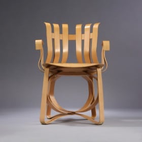 Frank O. Gehry. Stol med armlæn, 'Hat Trick Chair', Knoll