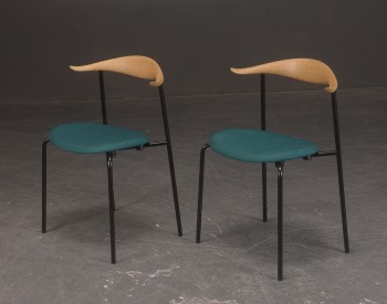 Hans. J. Wegner for Carl Hansen og Søn. Et par stole, model CH88P (2)